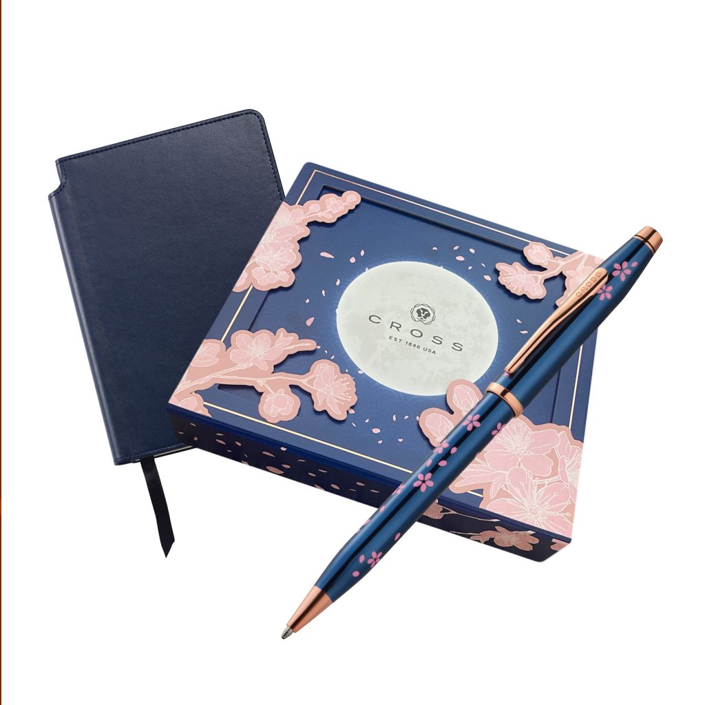 Century? II Cherry Blossom Translucent Blue Lacquer Gift Box